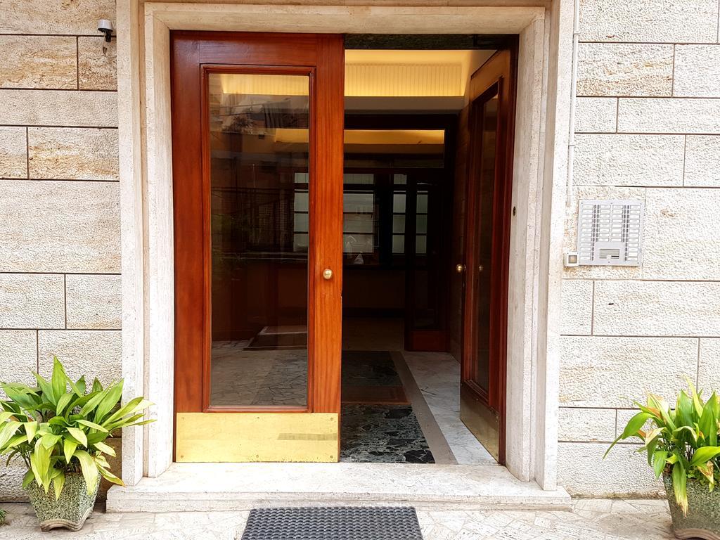 Domusaurea 1974
